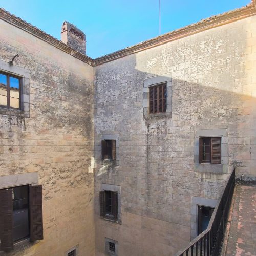 No sabemos si semejante dispendio fue realmente voluntario o bien fue fruto de los “poderes de seducción” del Barón.