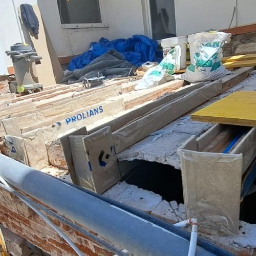 Una solución pasa por recuperar la madera degradada con resinas de epoxi, áridos de sílice y varillas de fibra de vidrio.